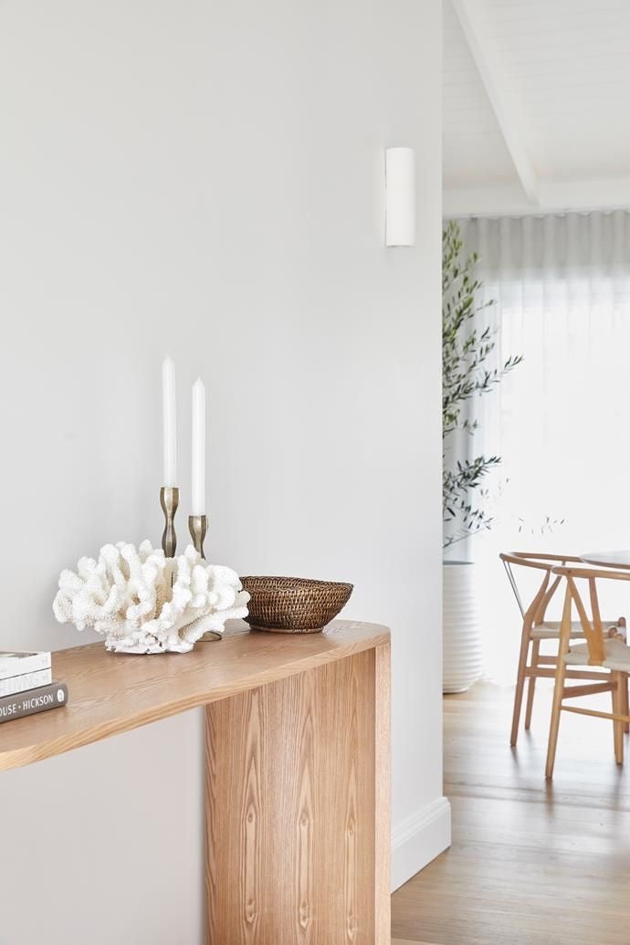 Zara Curved Console
