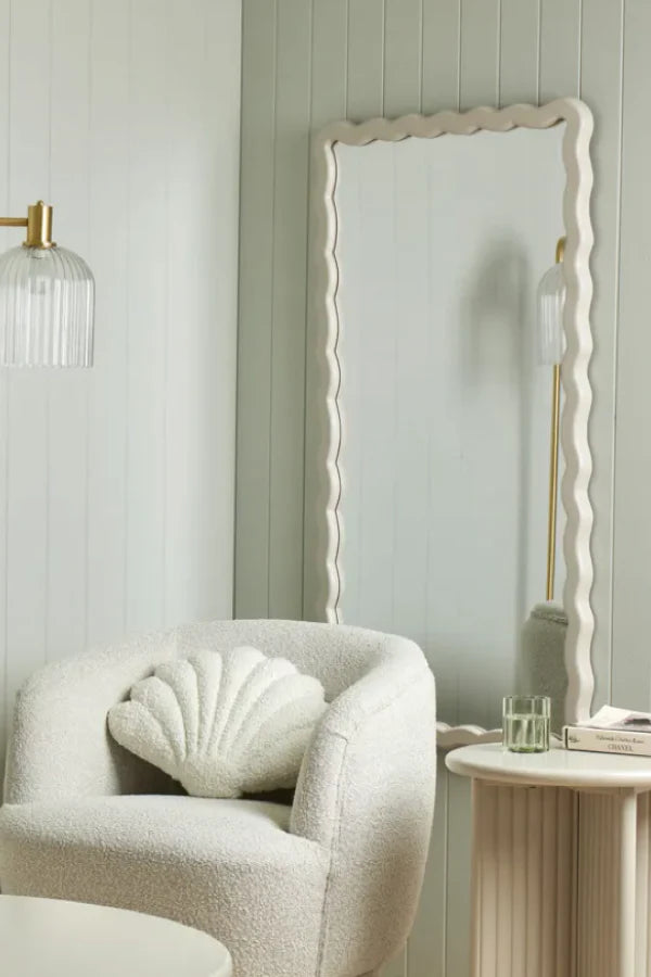 Essence Mirror