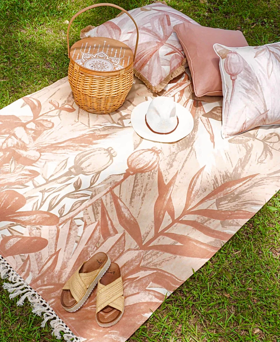 Layla Canvas Throw Picnic Rug