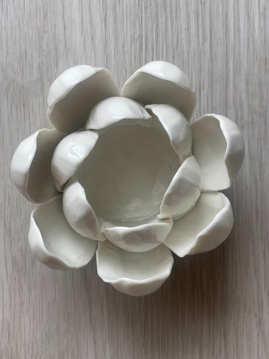 Lily Bloom tea light holder